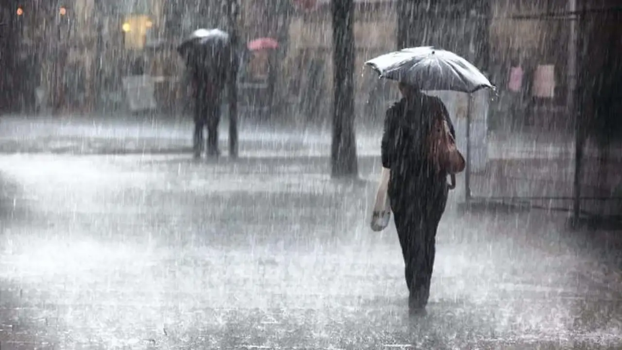 نشرة إنذارية حمراء.. مناطق مغربية تواجه عواصف ثلجية وأمطاراً غزيرة ورياحاً قوية